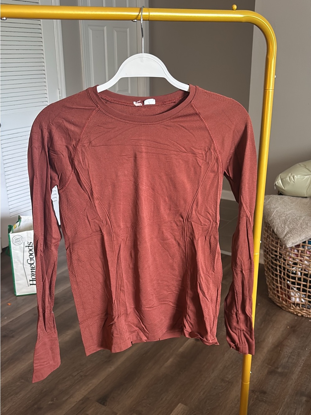 Women's Long-Sleeve Crewneck Top in Rust